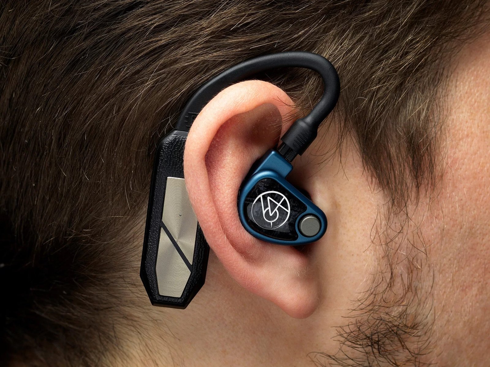 How to turn wired headphones completely wireless