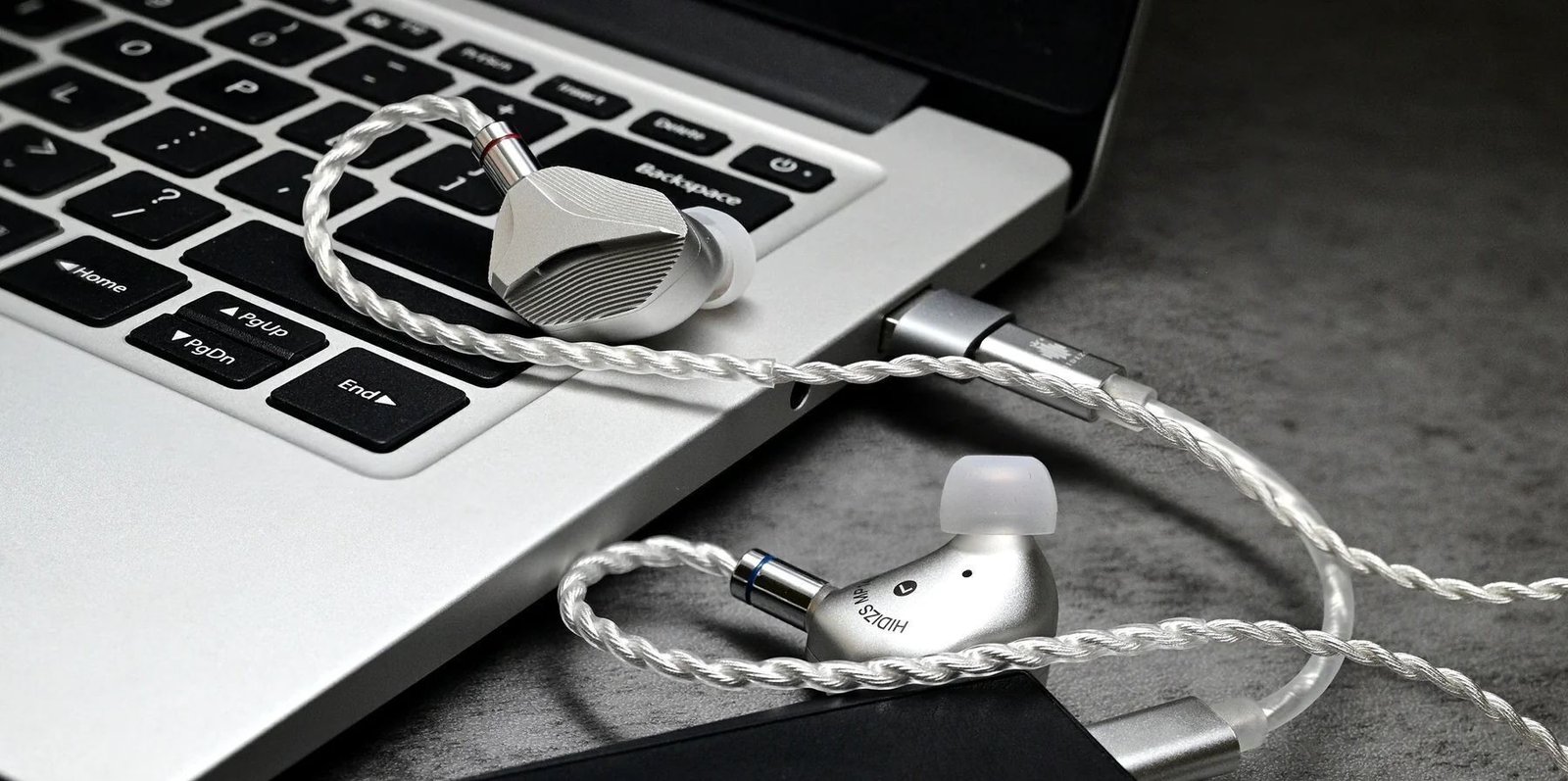 In-ear monitors Hidizs MP145