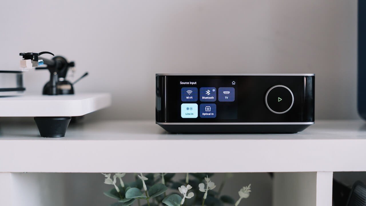 WiiM Takes on Sonos and Bluesound with Amp Ultra