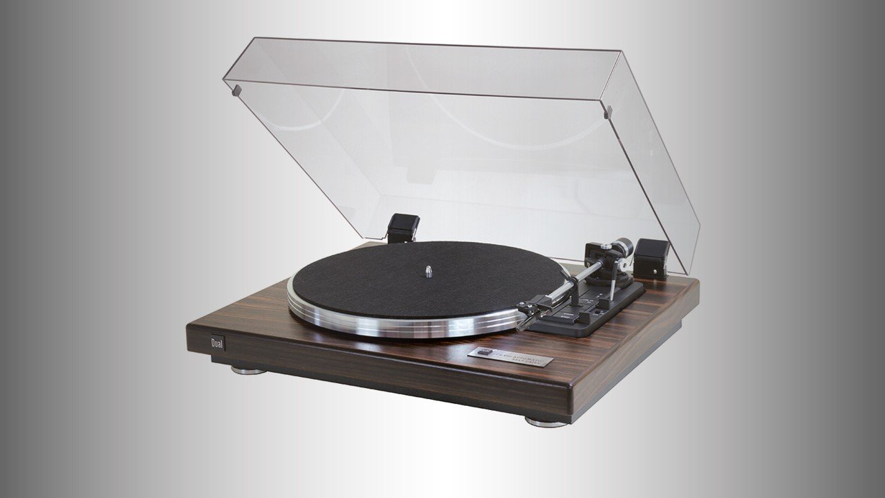 Dual’s CS 460 is a vintage-styled, fully automatic turntable with surprisingly high-end performance.