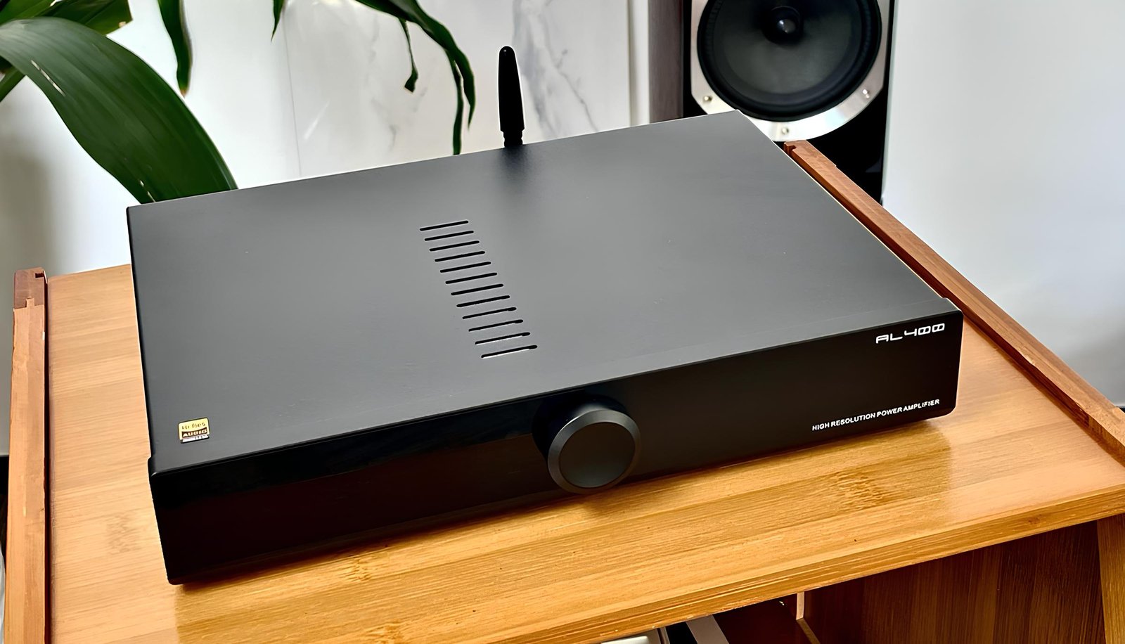 SMSL AL400 Packs Big Power in a Tiny Box – One Amp for TV, Vinyl and Hi-Res Streaming