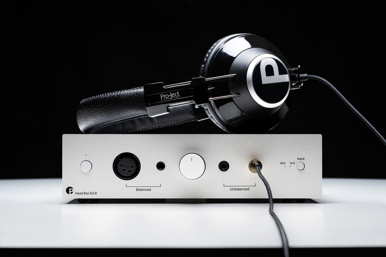 Experience Pro-Ject’s latest balanced headphone amps: Head Box S3 B and DS3 B deliver powerful analog performance, discrete circuitry, and compact EU-made design for serious listeners.