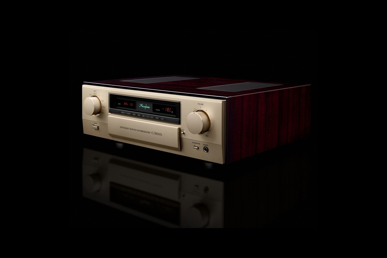 Accuphase Just Dropped a 25 kg Preamplifier – The C-3900S Is a No-Compromise Hi-Fi Monster