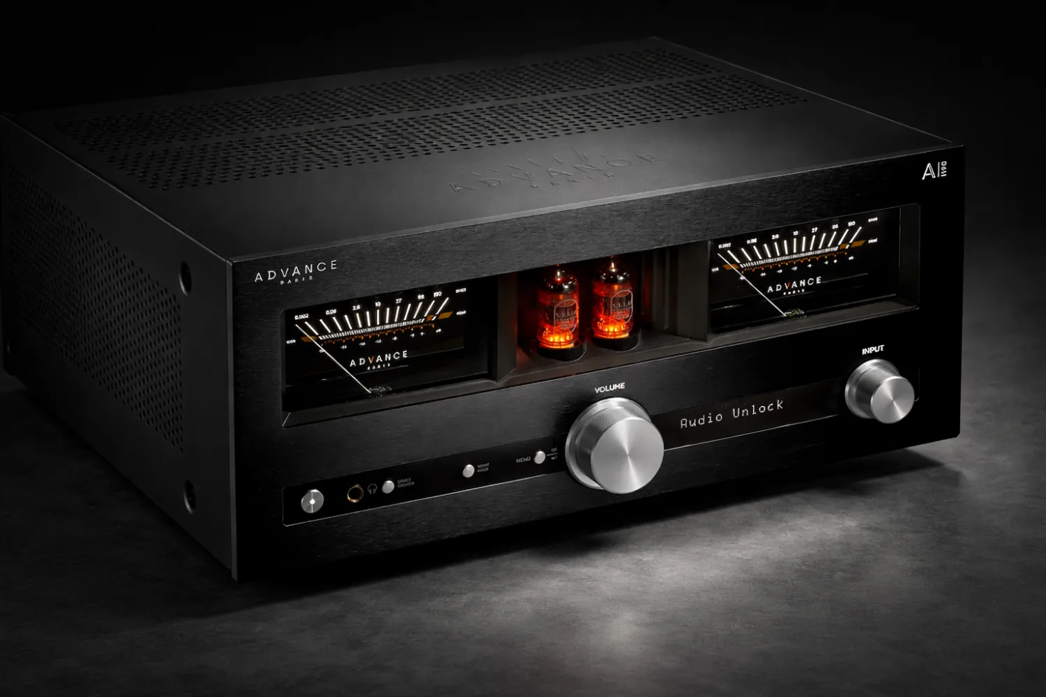 The Advance Paris NOVA series introduces A-i130 and A-i190 integrated amplifiers with tube/solid-state hybrid design, ESS DAC, DSP room correction, HDMI eARC, dual subwoofer outputs, and optional streaming and Bluetooth modules.